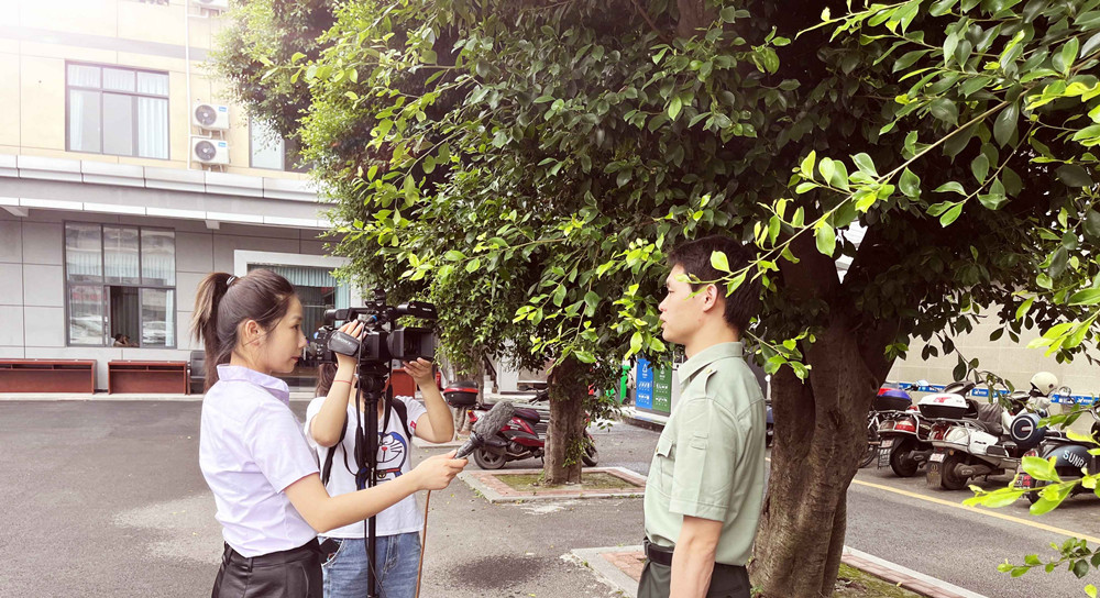 热烈祝贺杨蓉生同学荣获宜宾市翠屏区第一届高校大学生“双拥之花 朝气蓬勃”文化作品设计大赛二等奖1.jpg 热烈祝贺杨蓉生同学荣获宜宾市翠屏区第一届高校大学生“双拥之花 朝气蓬勃”文化作品设计大赛二等奖1.jpg
